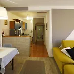 Marita - One Bedroom With Balcony * Čilipi
