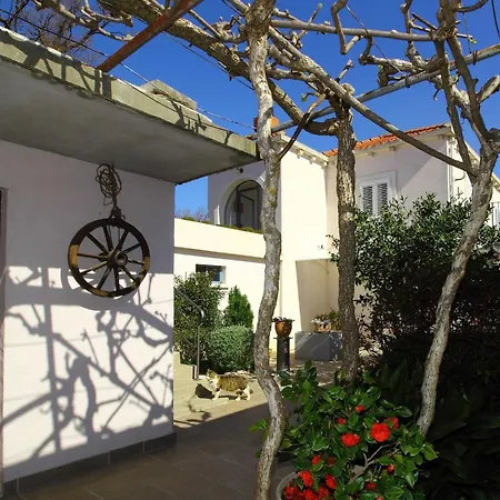 Marita - One Bedroom With Balcony