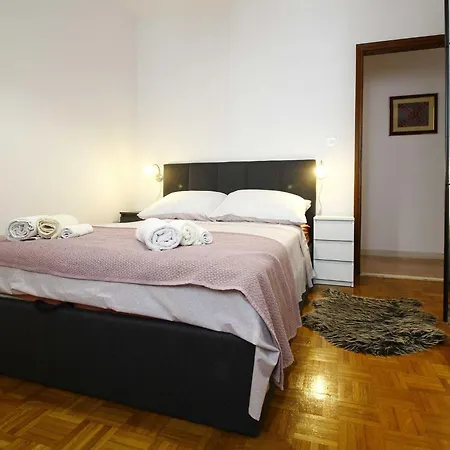 Marita - One Bedroom With Balcony *